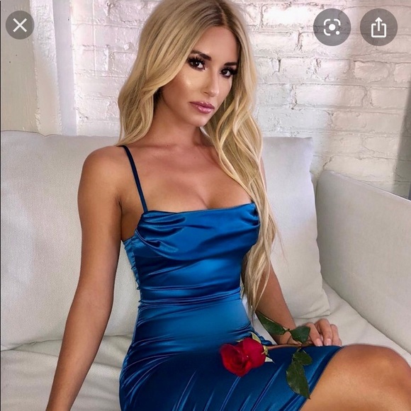 Oh Polly Stassie - Cowl Hearted 💙 - Picture 2 of 7